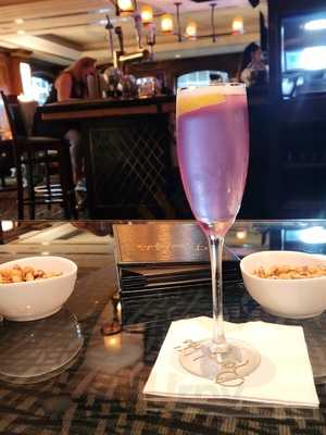 Randolph's Bar & Lounge