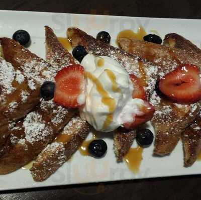 Delightful Eatz Restaurant - 421 Hookah Bar And Lounge