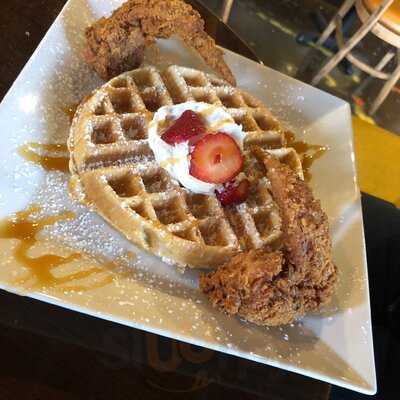 Delightful Eatz Restaurant - 421 Hookah Bar And Lounge