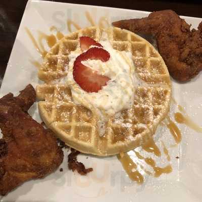 Delightful Eatz Restaurant - 421 Hookah Bar And Lounge