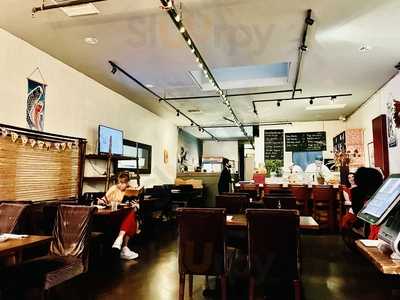 Hamakaze Sushi & Izakaya