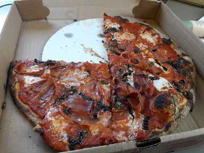 Mercer Cafe At The Navy Yard