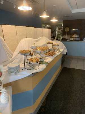 Mercer Cafe At The Navy Yard