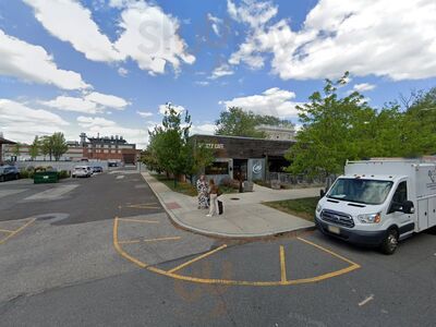 Mercer Cafe At The Navy Yard