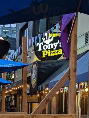 Tony's Pizza