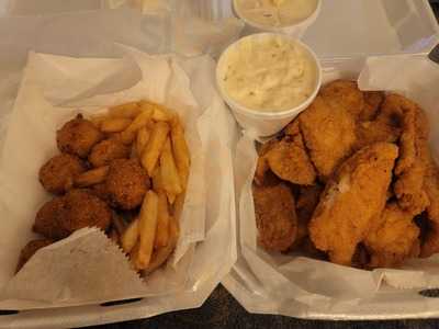 Bayseas Catfish House