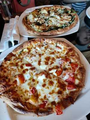 Etna Restaurant & Pizza House
