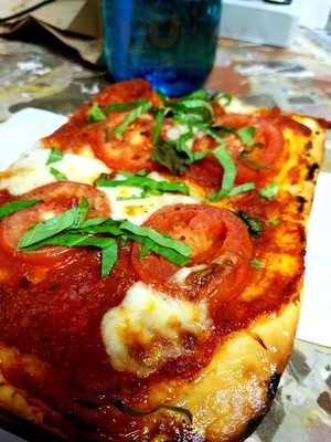 Chiosco Pizza Window