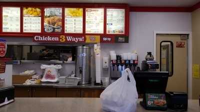 Lee's Famous Recipe Chicken