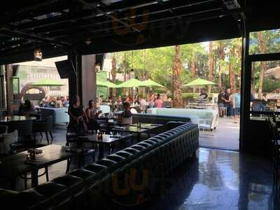 Craft + Community Bar And Grill