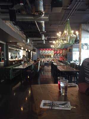 Craft + Community Bar And Grill