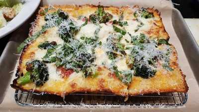 Cafe Divis / Vinyl Wine Bar