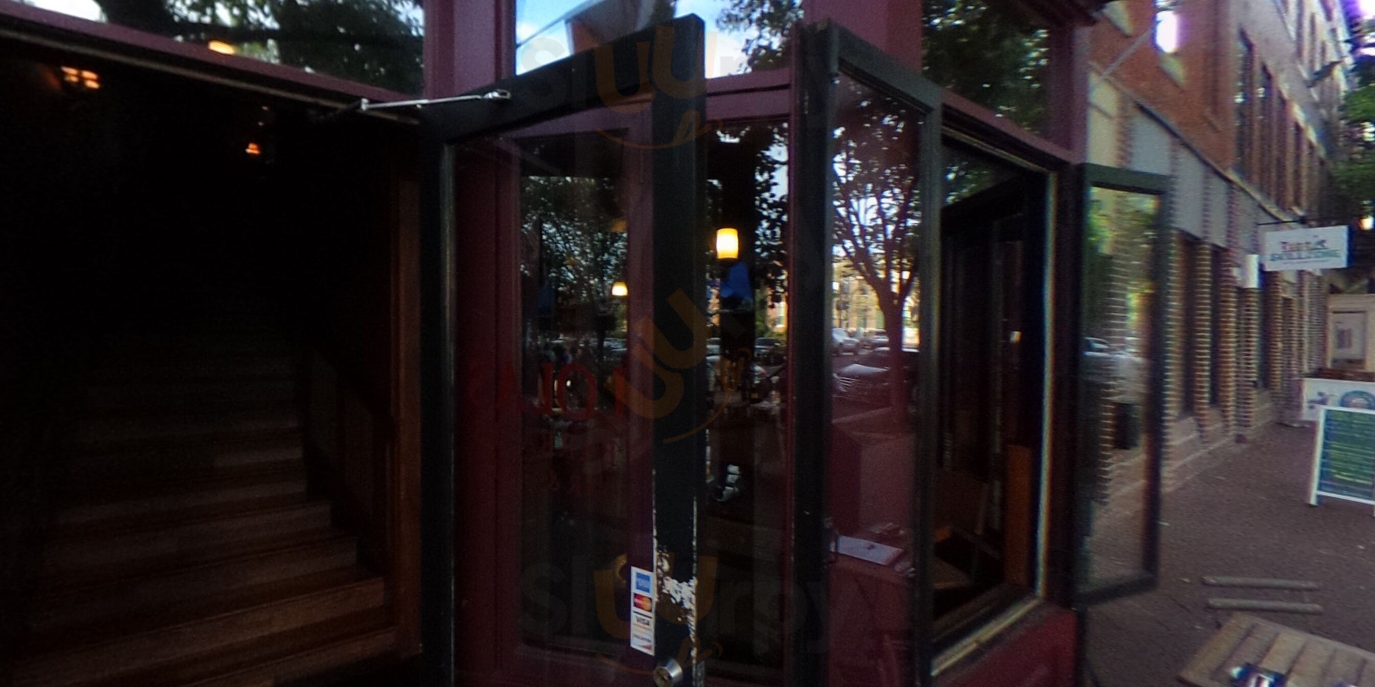 Lola's Barracks Bar & Grill