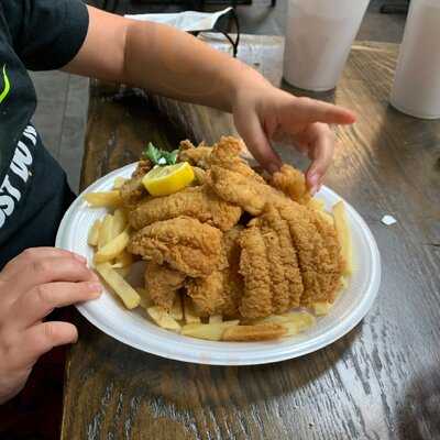 Bayseas Catfish House