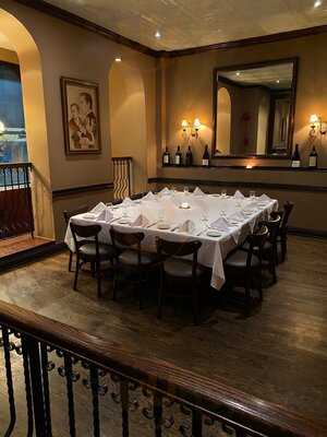 Frankie & Johnnie's Steakhouse