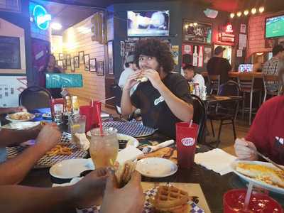 Lakewood Bar & Grill