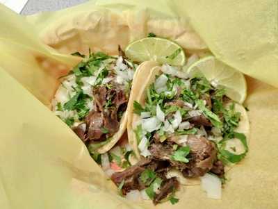 Tienda Y Panaderia Santa Cruz