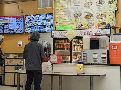 Tienda Y Panaderia Santa Cruz