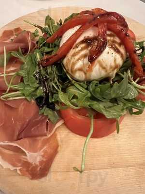 Gallo Nero Wine Bar And Grill