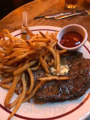 Lucky Strike Manhattan