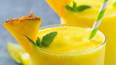 Four Seasons Bakery And Juice Bar