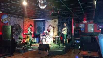 Legends Sports Bar And Grill