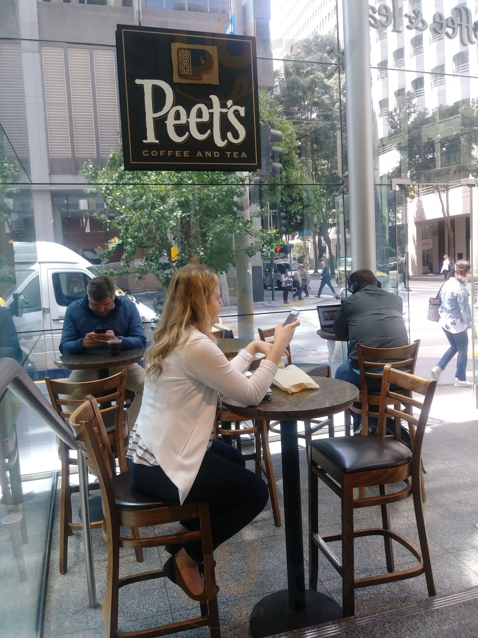 Peets Coffee & Tea