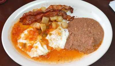 Saritas Restaurant & Bar