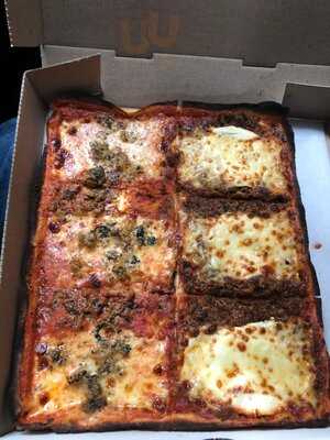 Lazzara's Pizza Cafe