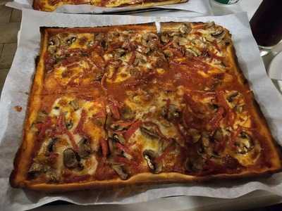 Lazzara's Pizza Cafe