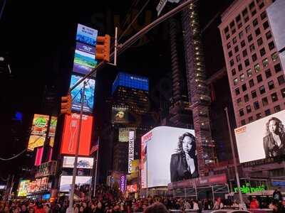 Famous Original Ray's Pizza