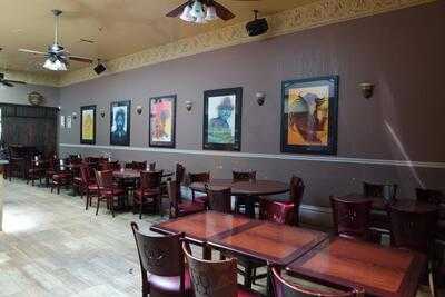 Martin Macks Bar And Restaurant