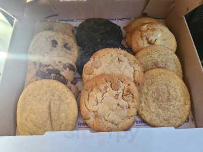 Insomnia Cookies