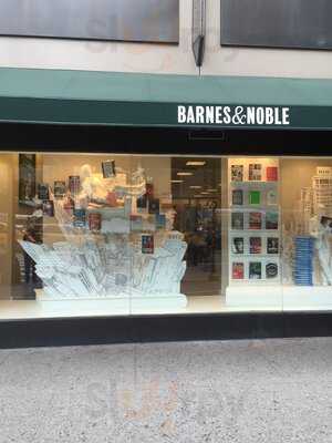 Barnes & Noble Bookstore & Cafe