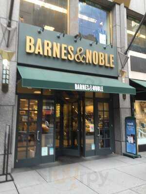 Barnes & Noble Bookstore & Cafe