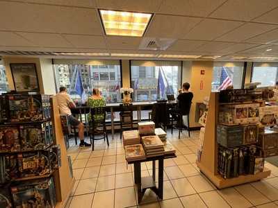 Barnes & Noble Bookstore & Cafe