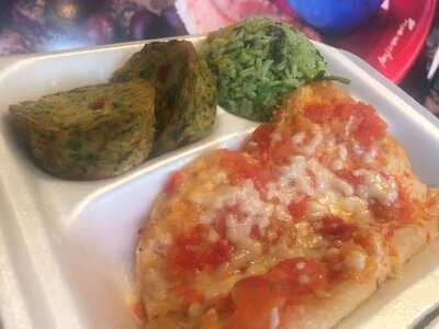 Manantial Market Place