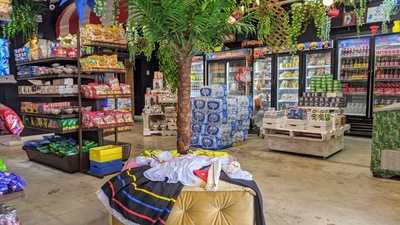 Manantial Market Place