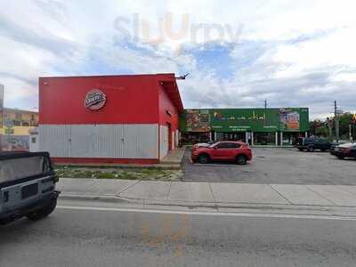 Manantial Market Place