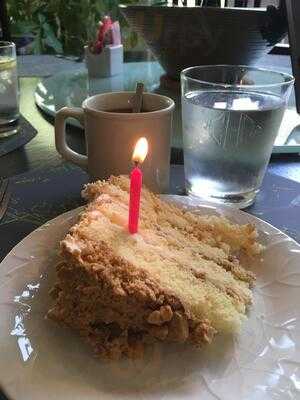 Yasukochi's Sweet Stop