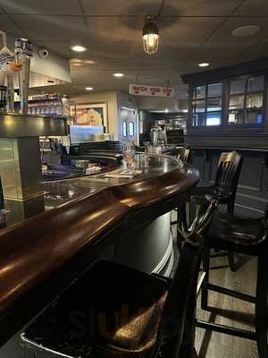 Kabooz's Bar And Grill