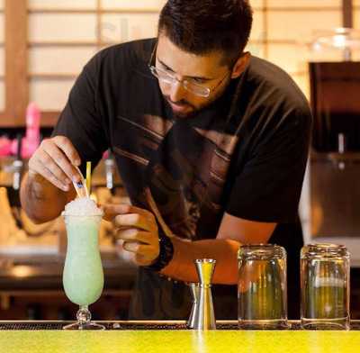 Chicago Bar And Grille