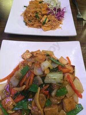 Royal Thai Restaurant