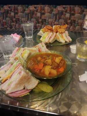 Lotsa Luck Bar & Grill