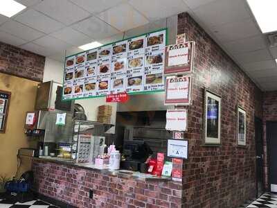 Fat Moe's Pizza And Wings