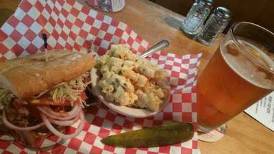 Aunt Tillie's Deli And Pub