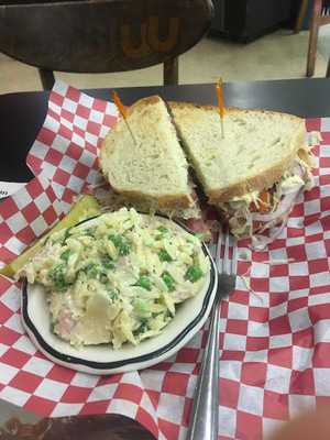 Aunt Tillie's Deli And Pub