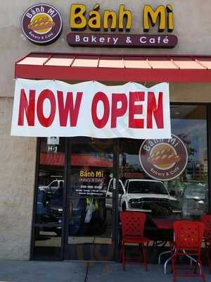 Banh Mi Bakery & Cafe