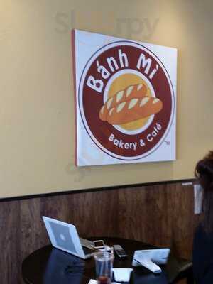 Banh Mi Bakery & Cafe