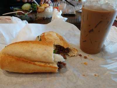Banh Mi Bakery & Cafe